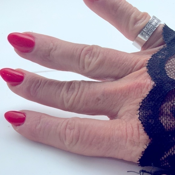 Nwt Double row Diamond CZ stones Stainless steel - Picture 5 of 6